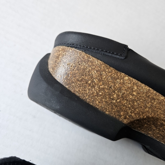 John Fluevog Black Leather Linn Peacemaker Mules - Picture 10 of 13